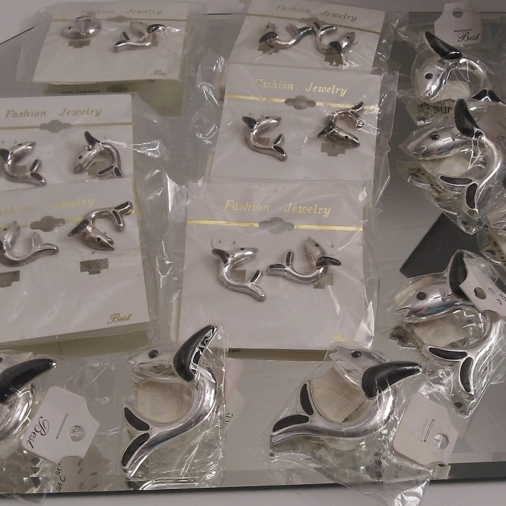 NWT HUGE DESIGNER BEST DOLPHIN EARRINGS & PENDANT/